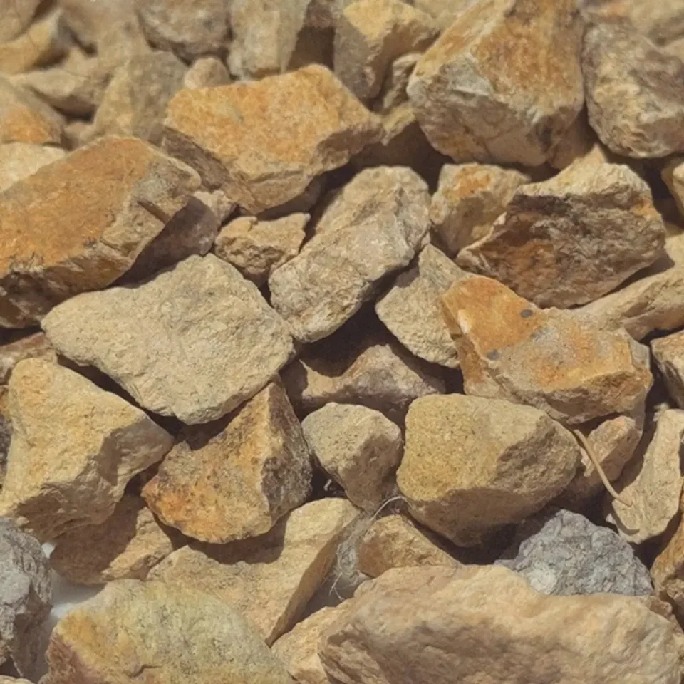 Three-eighths-inch California Gold landscape rock from Rio Stone