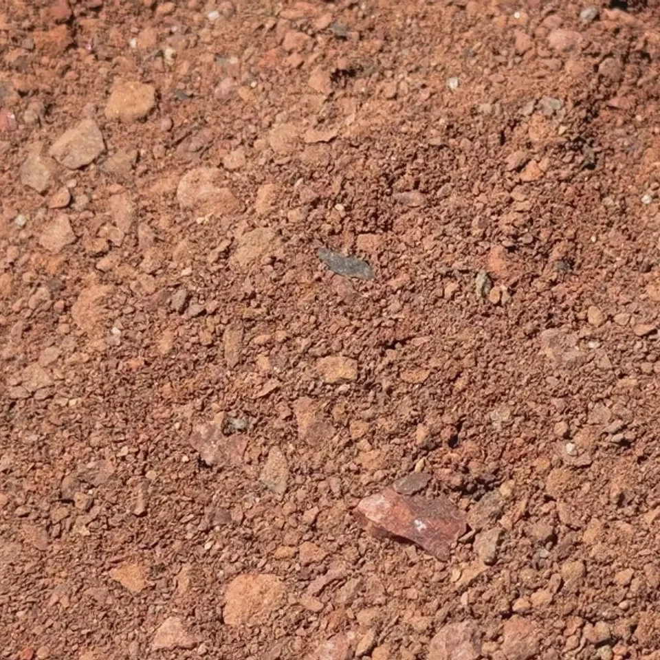 Red decomposed granite from Rio Stone