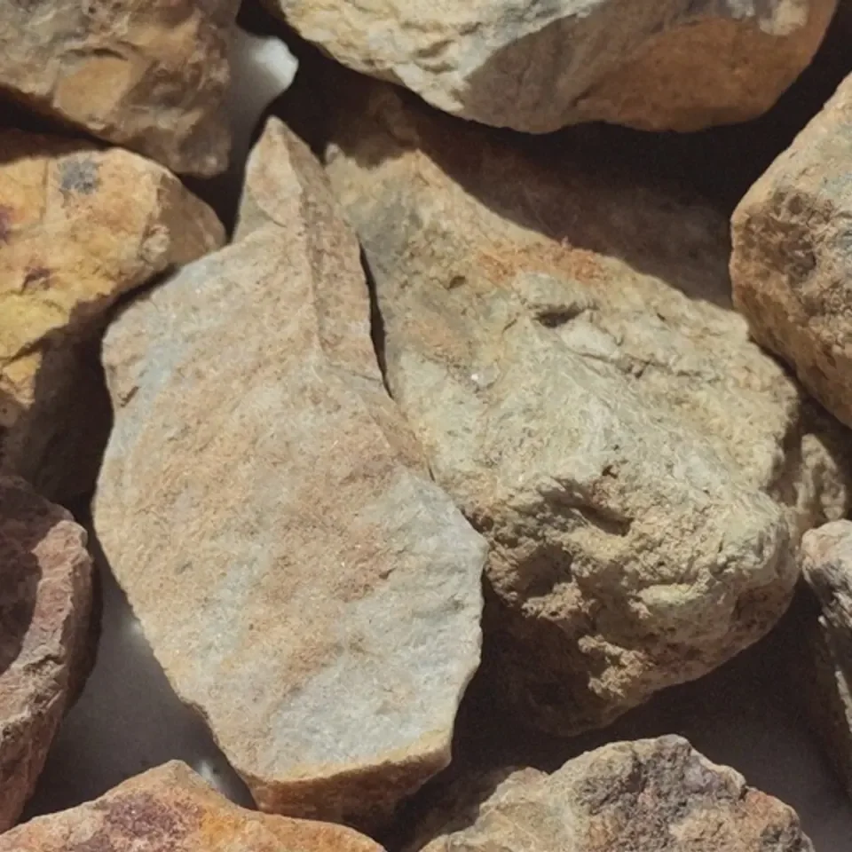 One-and-a-half-inch Palm Gold landscape stone